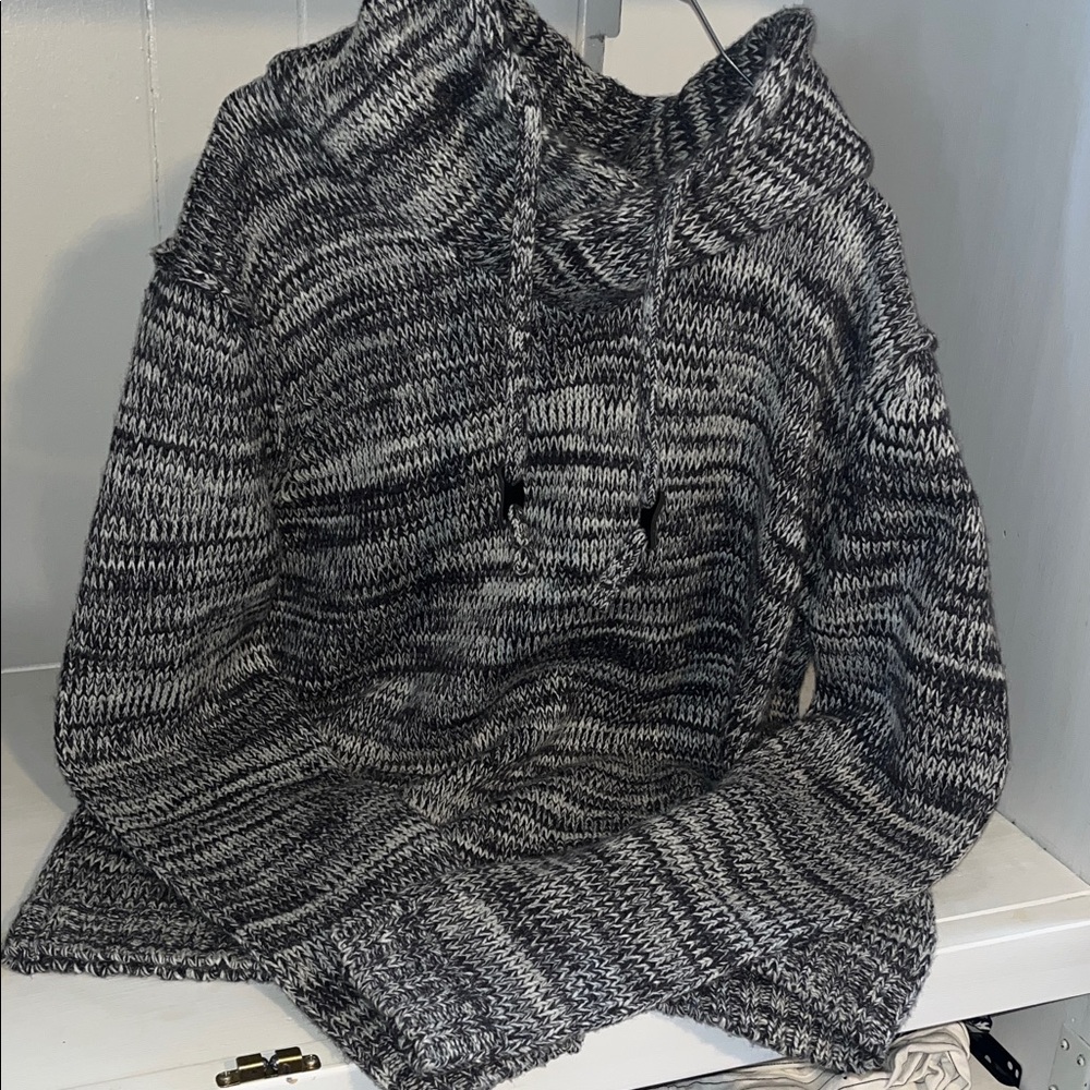 Women's Black and Gray Oversized Sweater by Divided. Pre-loved❤️